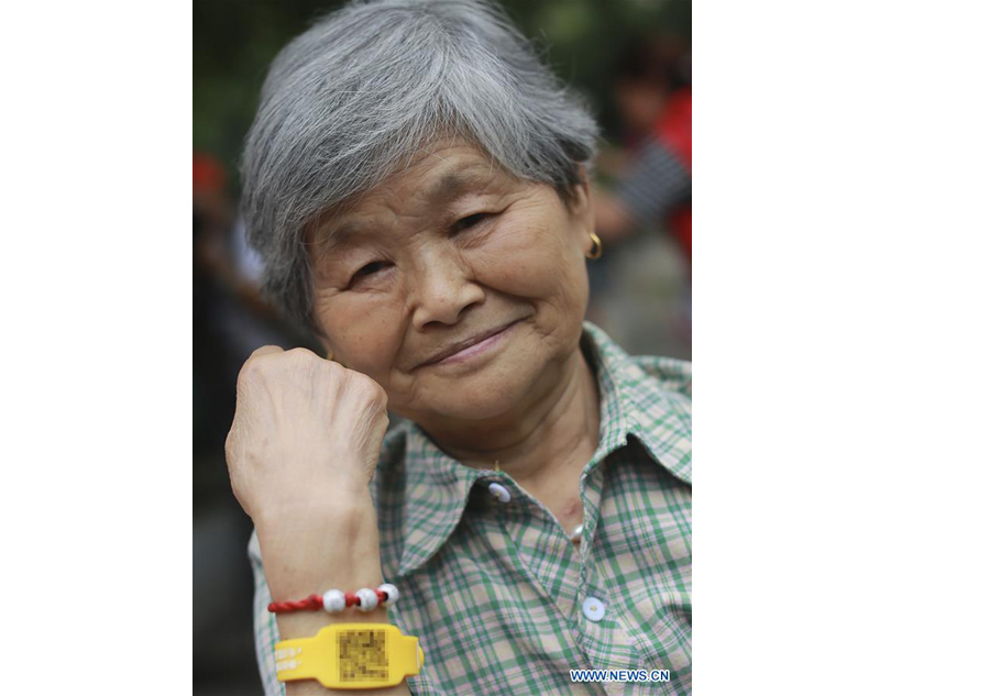 Wrist bands designed to care for elders in Hunan