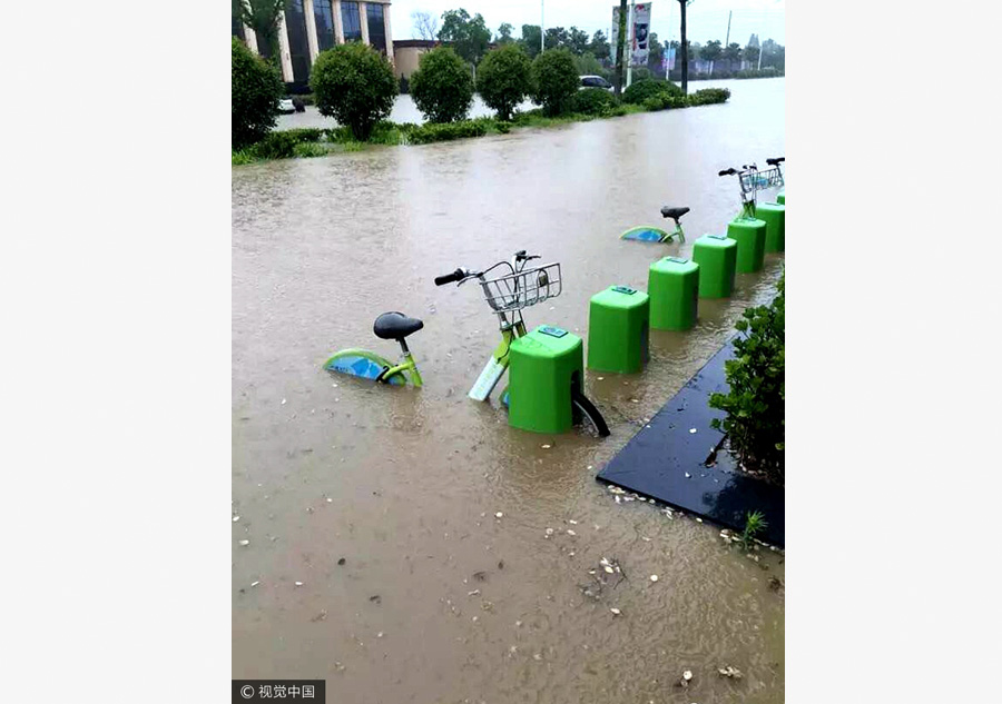 Torrential rain sweeps southern China