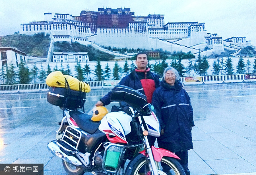 Man gives 84-year-old mother a motorcycle ride to Tibet
