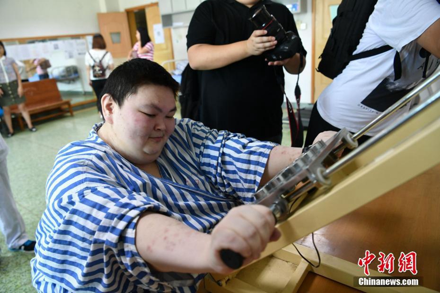 China's heaviest man in hospital weight loss victory