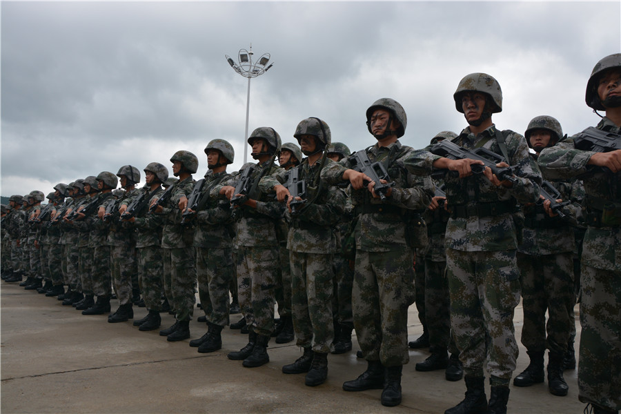 Soldiers carry out live-fire exercise in Northeast China