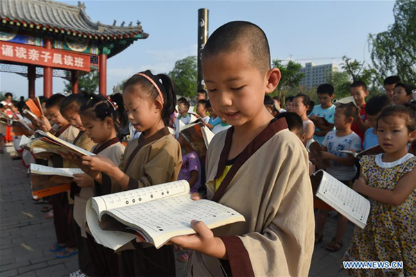 Traditional culture brings joy to children in summer vacation