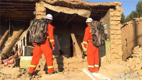 Quake destroys houses, shakes buildings in Xinjiang