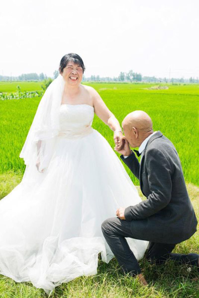 Never too late for picture-perfect wedding shots