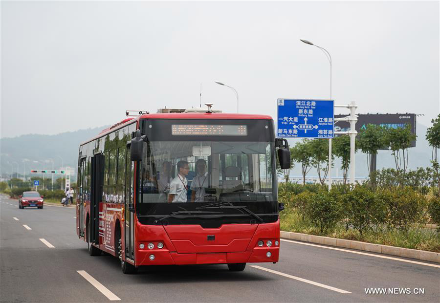 12-meter-long electric smart bus starts road test in Central China