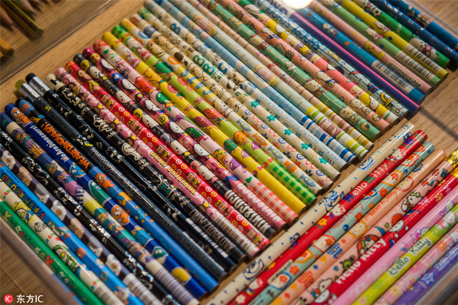 Pencil enthusiast shares her varicolored world