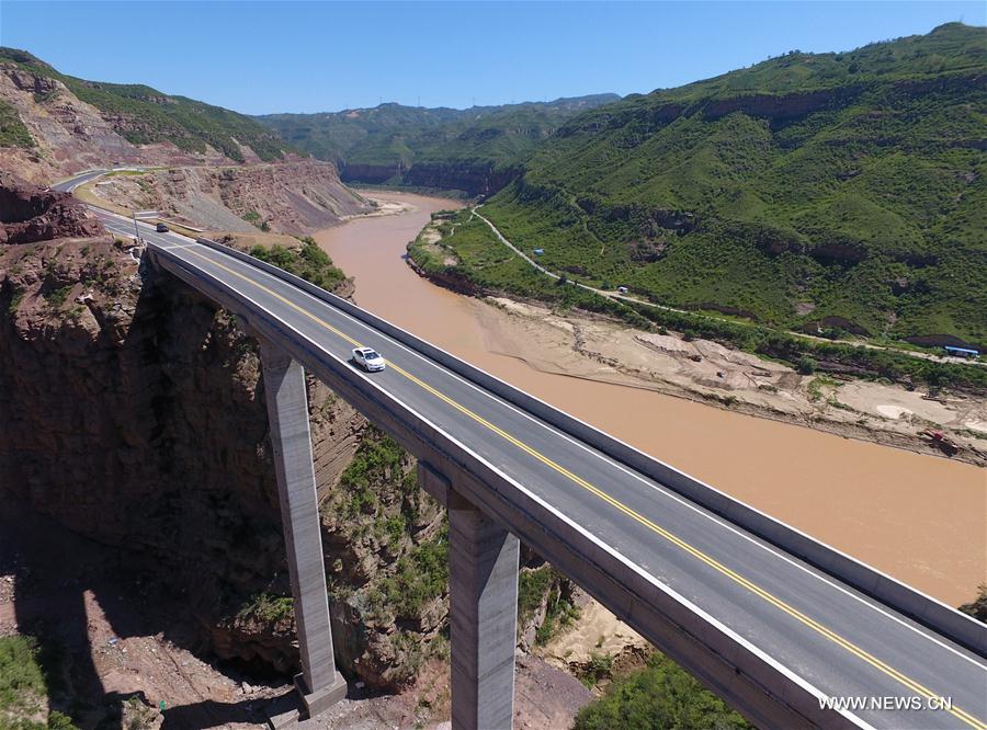 New highway along Yellow River opens to traffic