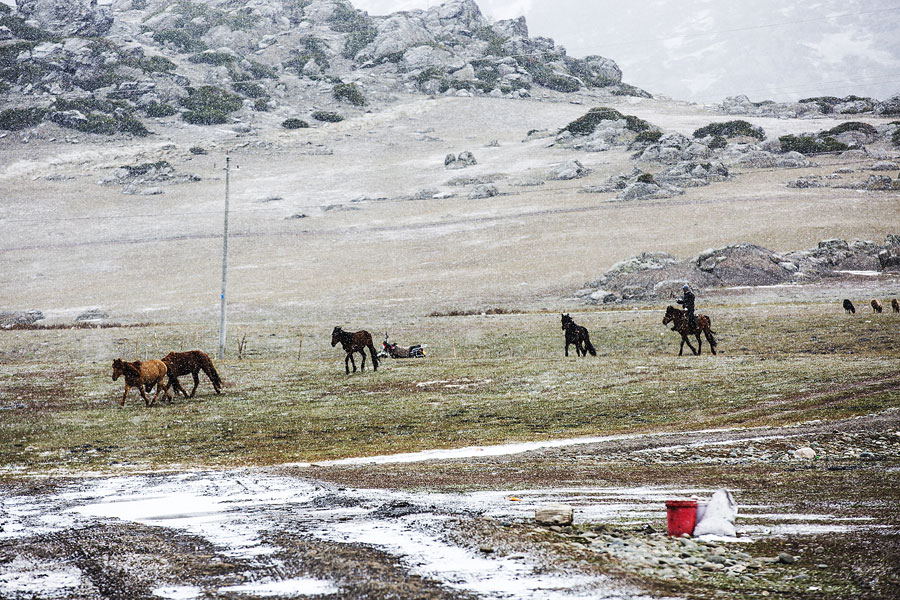 Holiday season: Breathtaking scenery, a simple lifestyle in Altay