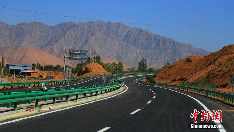 Northwest China's autonomous county gets first highway