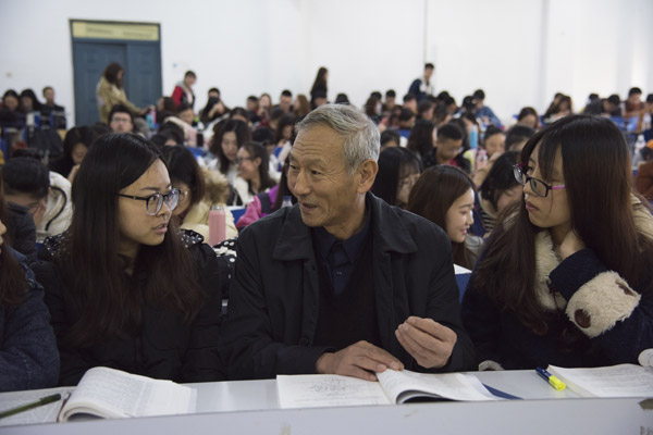 Retiree studies TCM at Changchun university