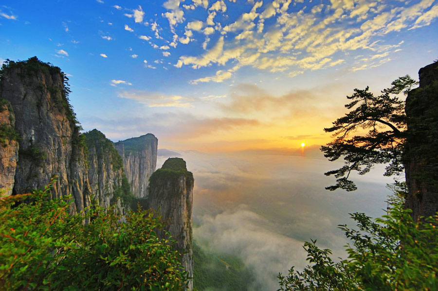 US Grand Canyon's twin sister in Central China's Hubei