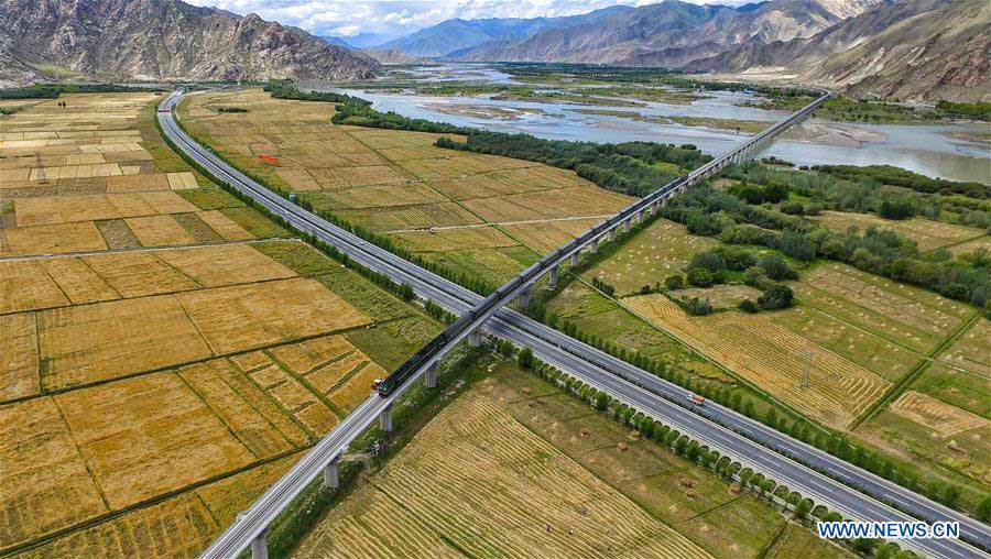 Highways improve transportation in SW China's Tibet