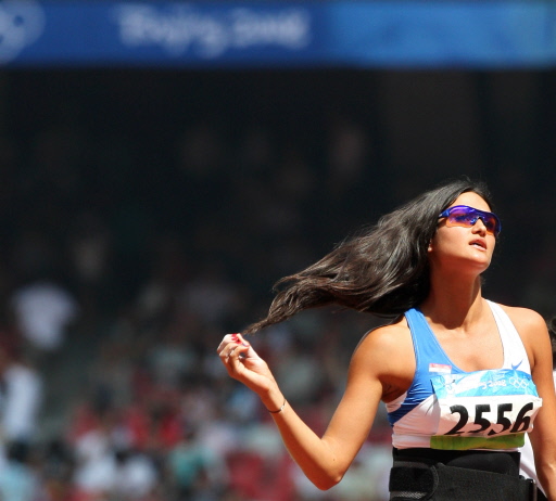 Hot! Sexy javelin thrower