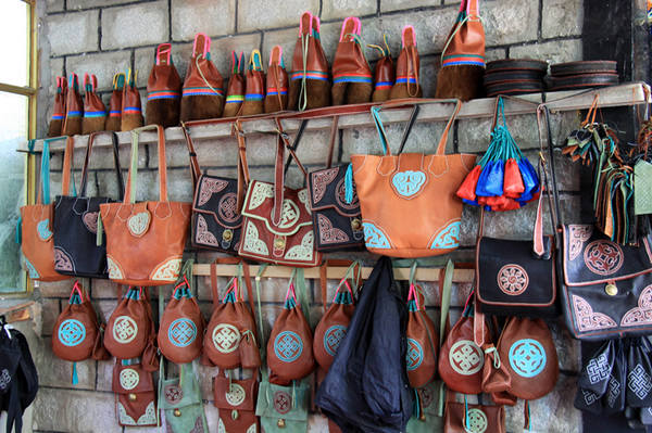 Old fishing village cashes in on handicraft market