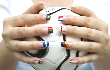 Nail painting: national flags of World Cup quarter-finalists 