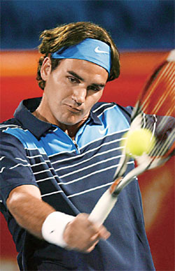 Federer breaks Connors' world number one streak