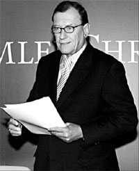 <FONT COLOR=#0080FF>Biz People:</FONT> Schrempp played 'unequalled' role