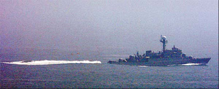 DPRK boat intrudes into ROK waters