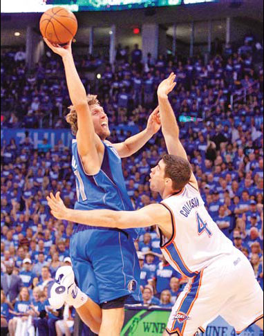 Mavericks avoid collapse, beat wayward Thunder