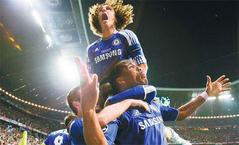Drogba's heroics steer Chelsea to glory
