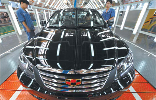 Two Chinese firms bid for struggling automaker in US
