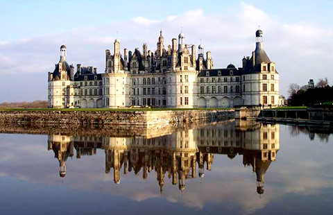 how do foreign countries punish relic vandals?