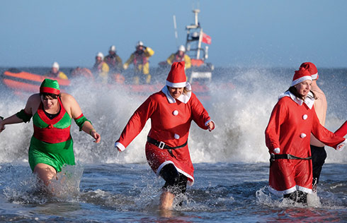 boxing day swimmers brave icy north sea