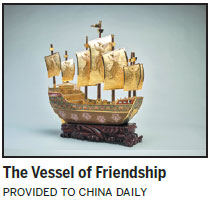 Xi's gift to queen on show in London