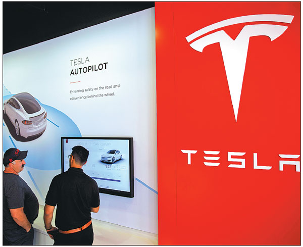 Lawsuits accuse Tesla's Musk of fraud over going-private talk