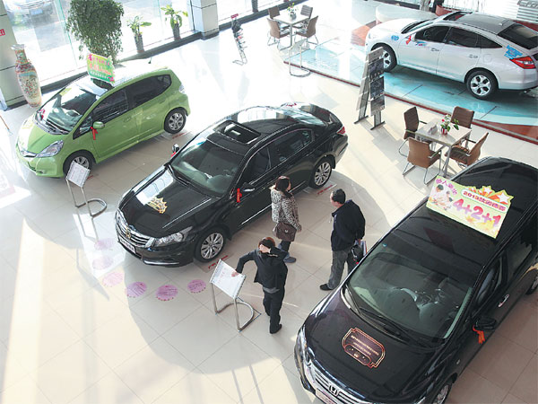 Car inventory hits new high amid bleak market outlook