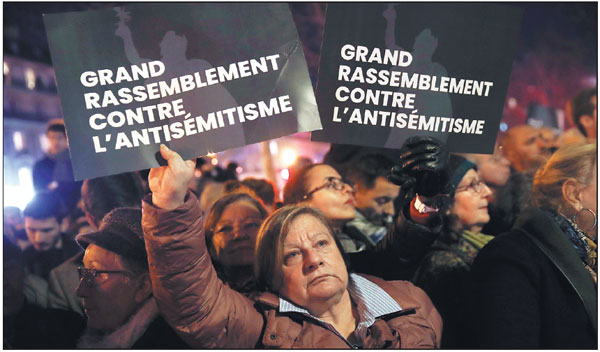 Thousands rally against anti-Semitism