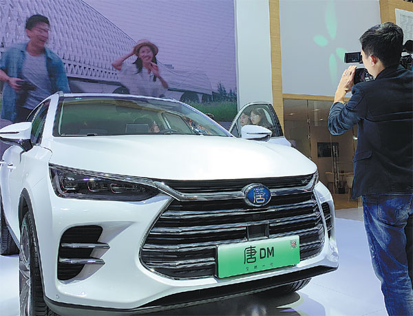 NEV makers raise prices to offset drop in govt subsidy