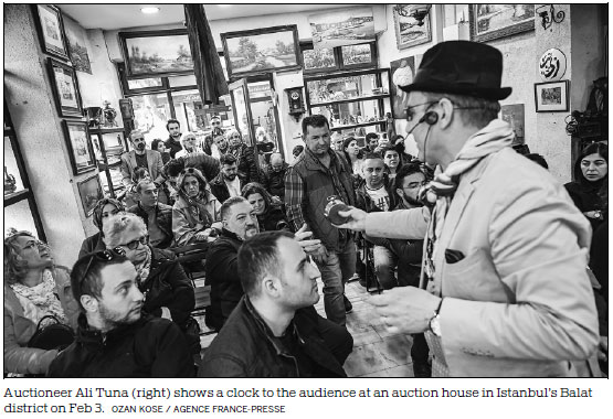Bargain auctions offer Istanbul consumers more bang for buck