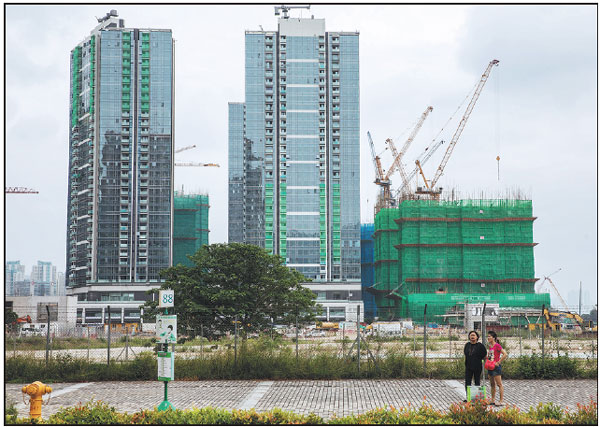 China's overseas realty investment plunges