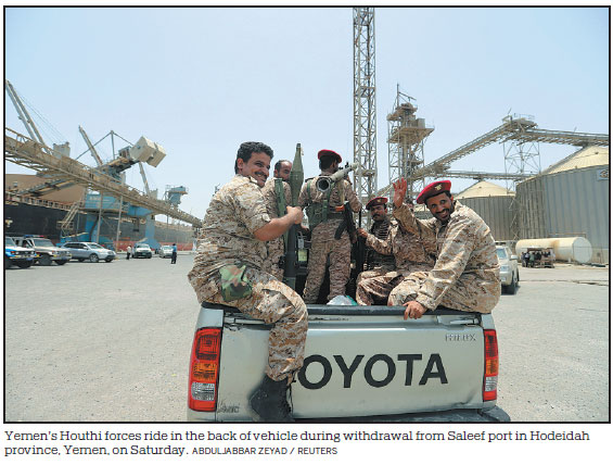 Houthi rebels claim to begin withdrawal from Yemen ports