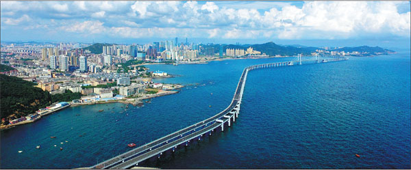 Coastal city attracts world's attention