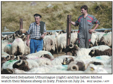 Bears leave shepherds skittish in Pyrenees