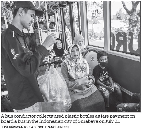Trash for tickets on Indonesia's 'plastic bus'