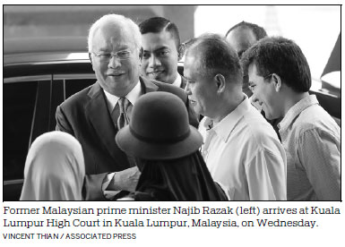 Prosecutor: Najib uses 'elaborate' plan to loot fund