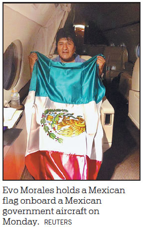 Morales heads for Mexican exile