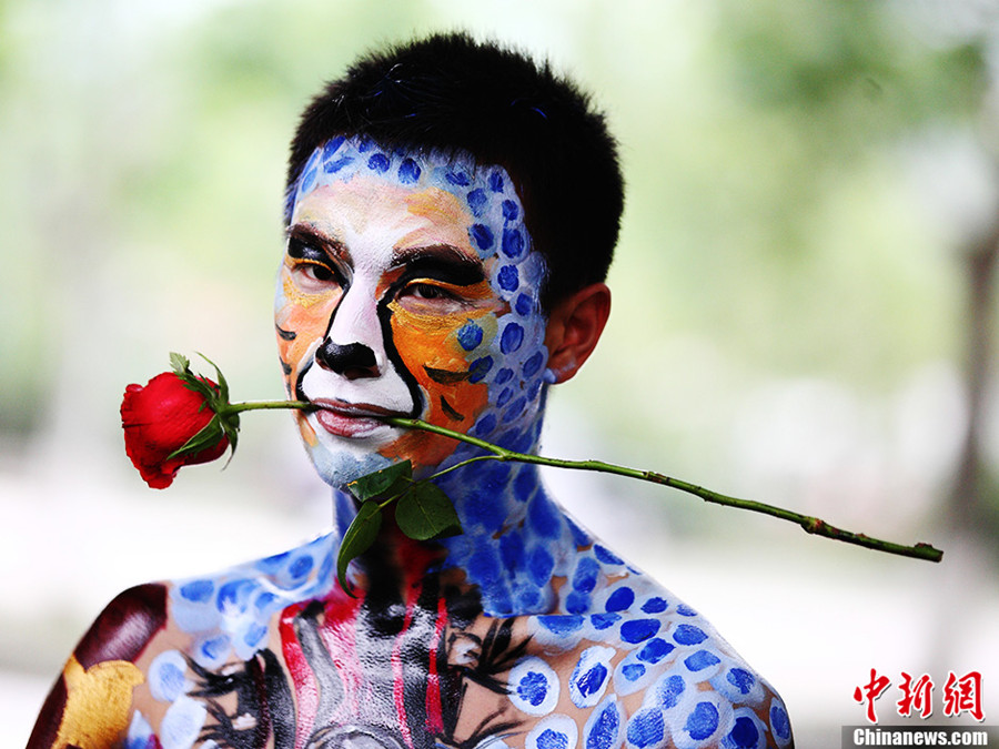 Body painting contest held in E China's Nanjing