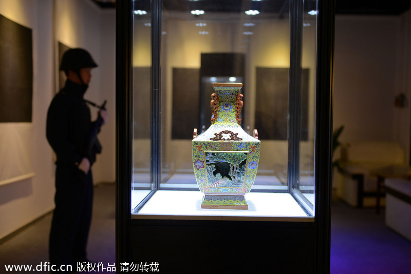 Chongqing art fair exhibits dynasty relics
