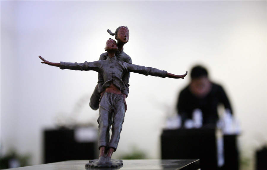 Award-winning sports sculptures displayed in Nanjing