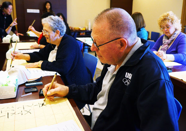 Foreigners enlightened by Chinese calligraphy