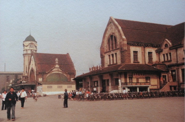 20th century buildings viewed as relics