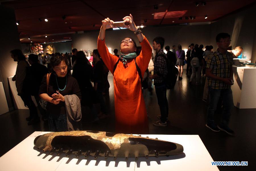 Exhibition of Chinese contemporary arts and crafts held in Beijing