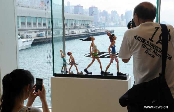 'Happy Moments' sculpture exhibition held in HK