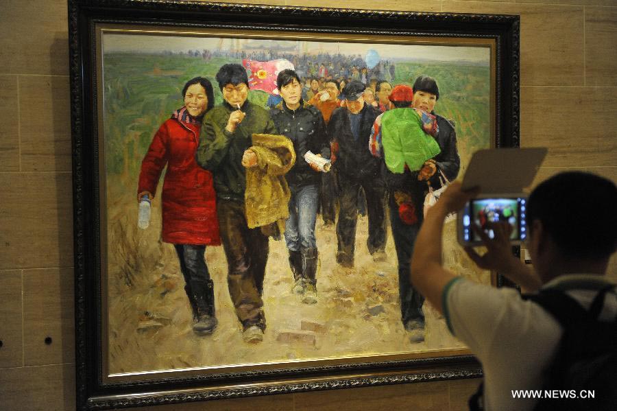 Paintings of Chinese oil painter displayed in Beijing