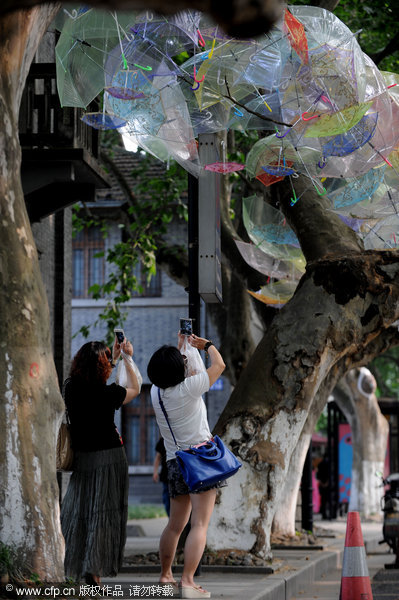 Socks hung out in Hangzhou's new 'art zone'