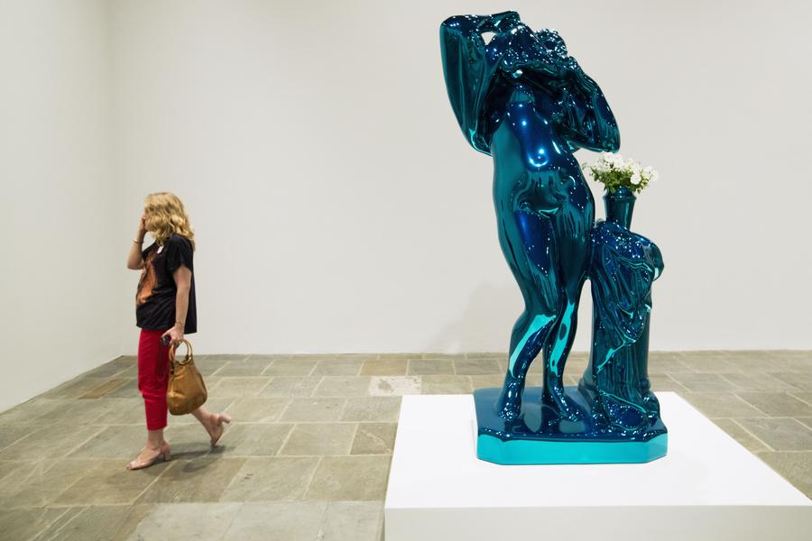 Jeff Koons: A Retrospective' Opens at the Whitney - The New York Times